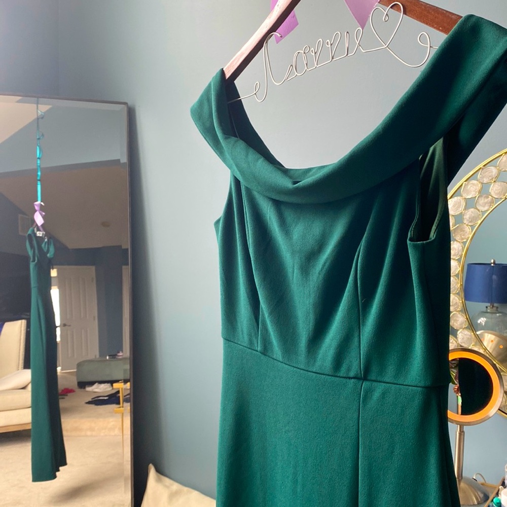 Lulus floor length, emerald green formal dress